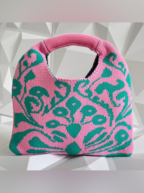 Unbranded Handbags - Pretty & Polished Pink and Green Knit Top Handle Clutch
Boho Style